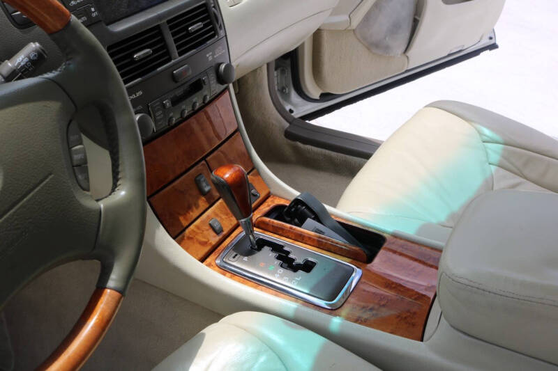 2001 Lexus LS 430