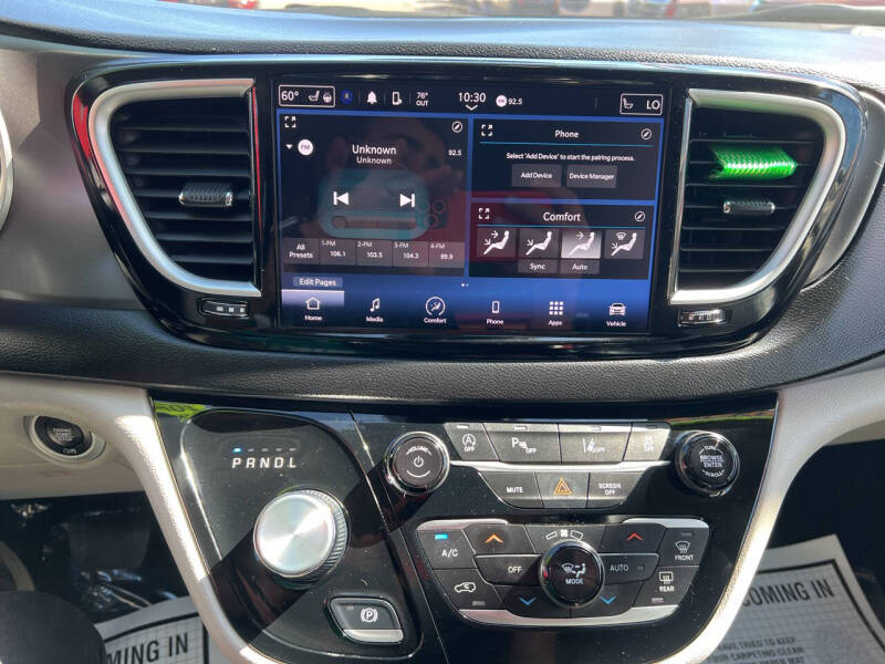 2024 Chrysler Pacifica Touring L