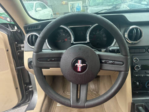 2008 Ford Mustang V6 Deluxe