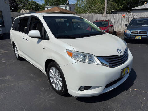 2017 Toyota Sienna XLE 7-Passenger