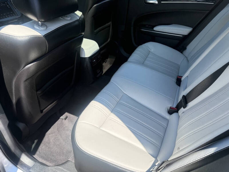 2018 Chrysler 300 S