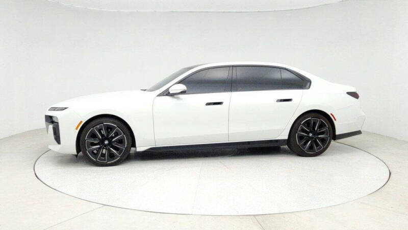 2023 BMW 7 Series 740i