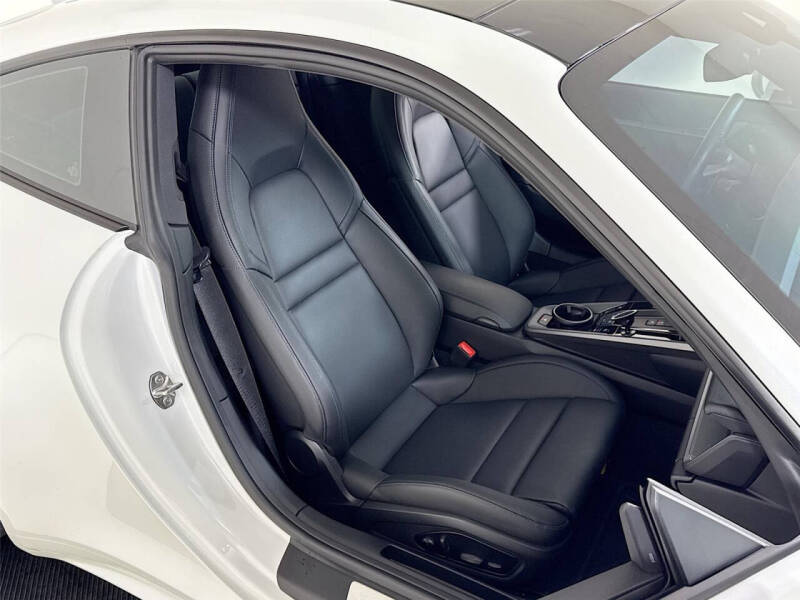 2025 Porsche 911 Carrera