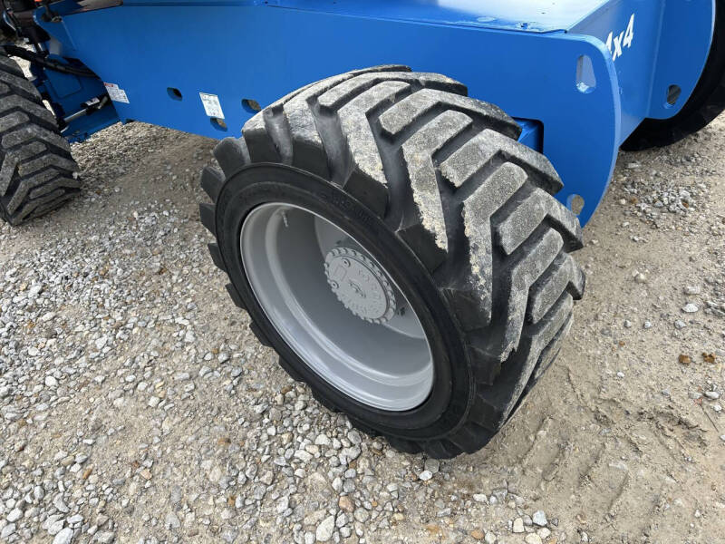 2015 Genie 80' Manlift