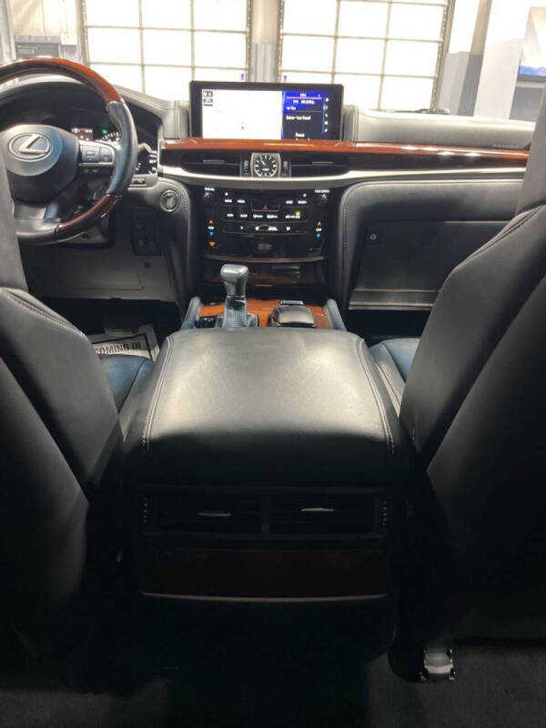 2019 Lexus LX 570
