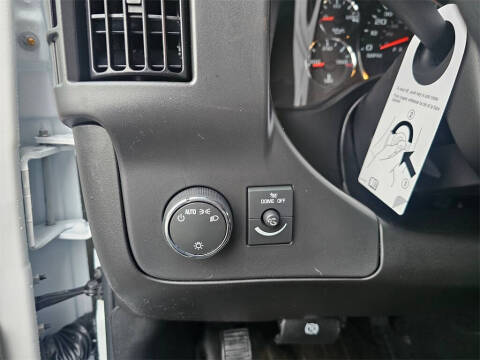 2025 Chevrolet Express 3500