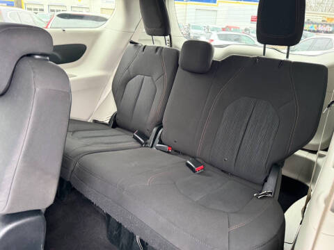 2017 Chrysler Pacifica Touring Plus