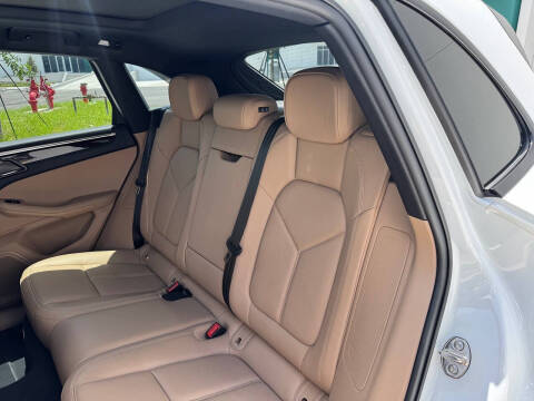 2022 Porsche Macan