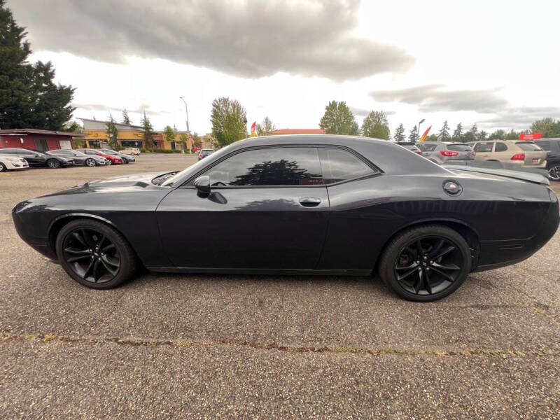 2017 Dodge Challenger SXT