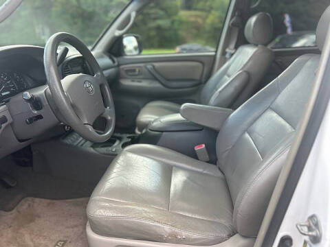 2005 Toyota Sequoia SR5