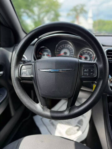 2013 Chrysler 200 LX