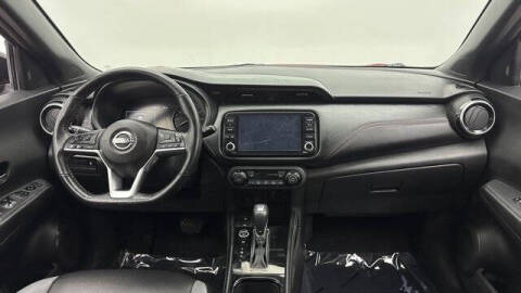 2022 Nissan Kicks SR