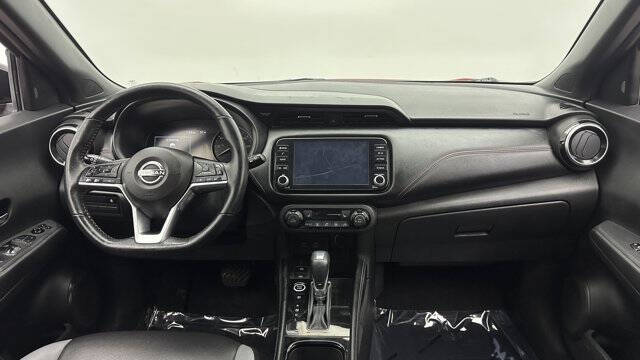 2022 Nissan Kicks SR