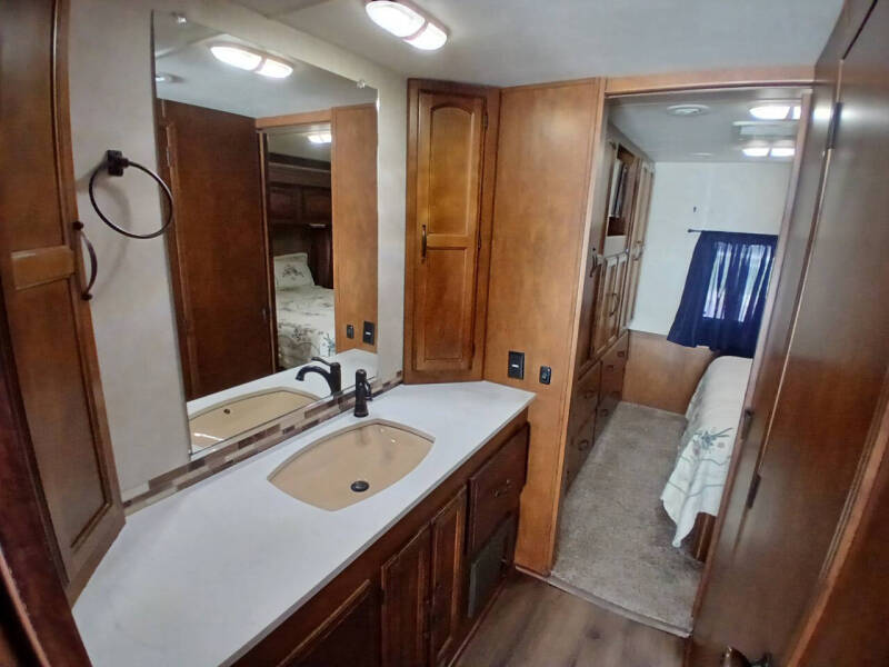 2012 Coachmen RV 29 DS Mirada