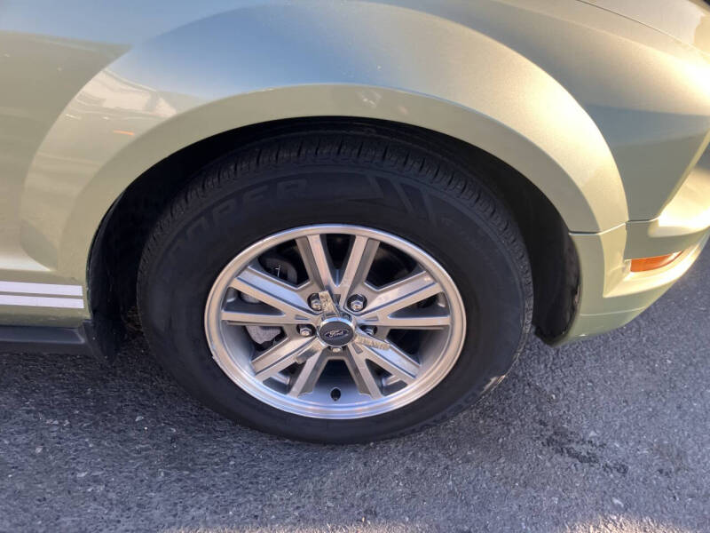 2005 Ford Mustang V6 Premium