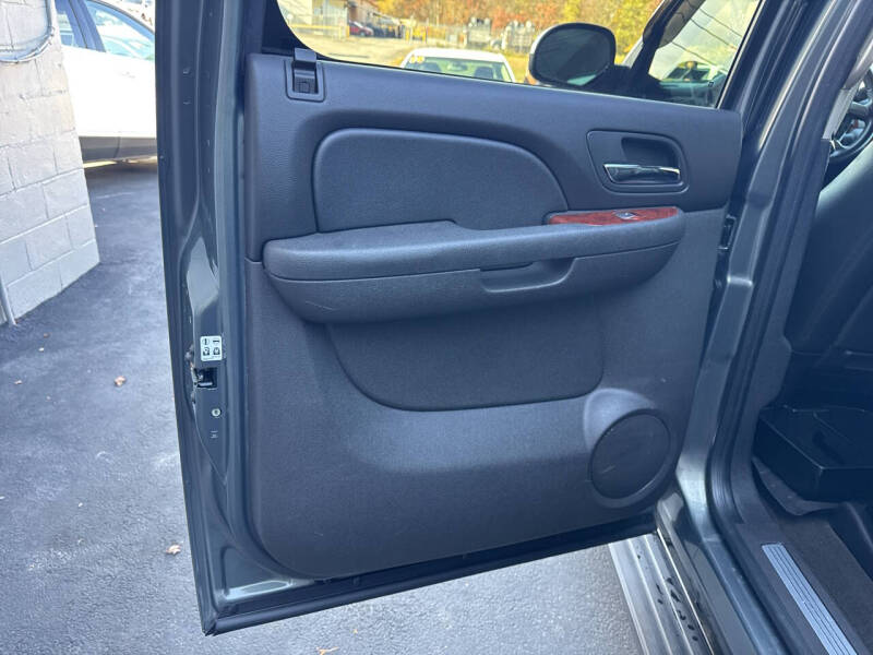 2011 Chevrolet Avalanche LTZ