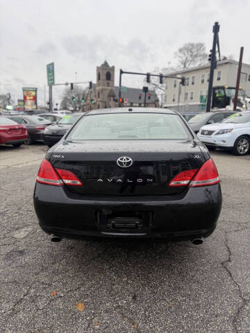 2010 Toyota Avalon XL