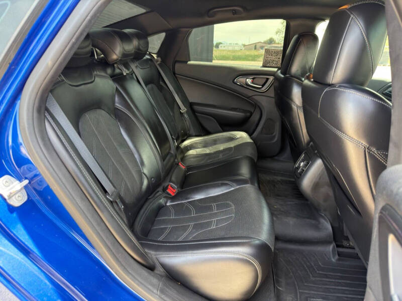 2016 Chrysler 200 S