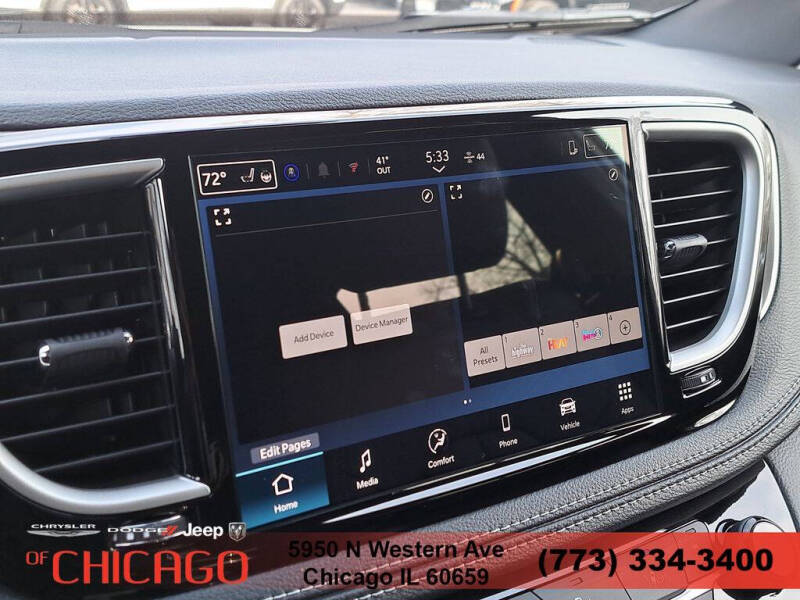 2026 Chrysler Pacifica Select