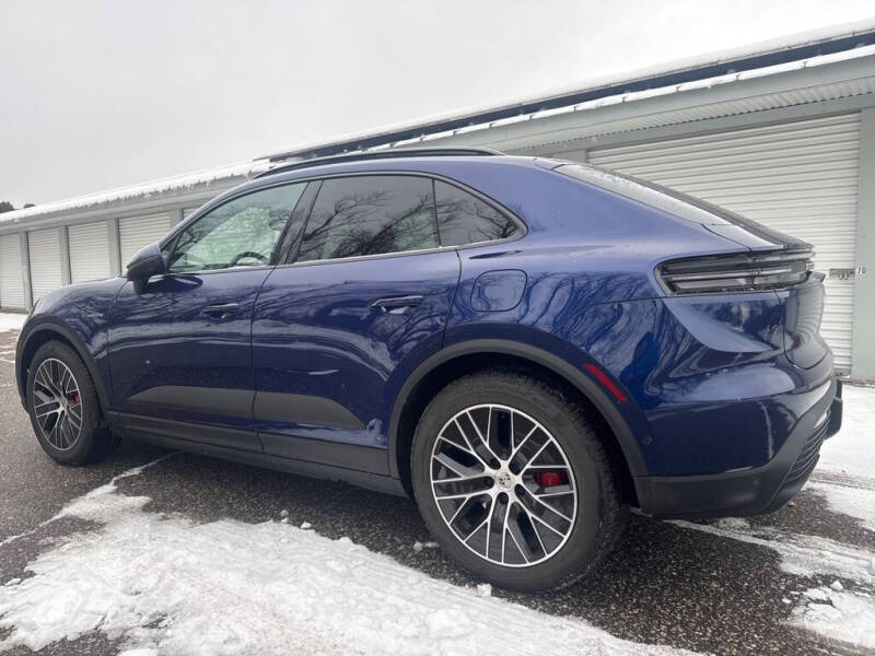 2025 Porsche Macan 4S Electric