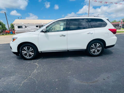 2018 Nissan Pathfinder for sale at Pioneer Auto in Ponca City OK