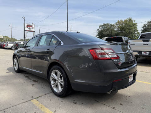 2018 Ford Taurus SEL