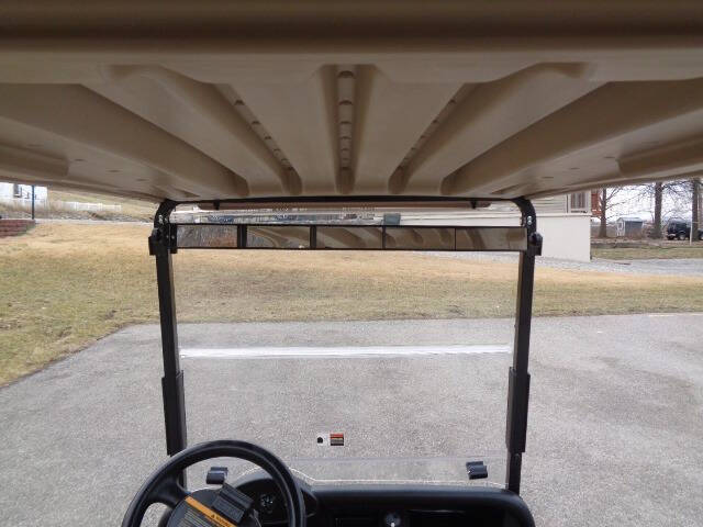 2017 E-Z-GO RXV