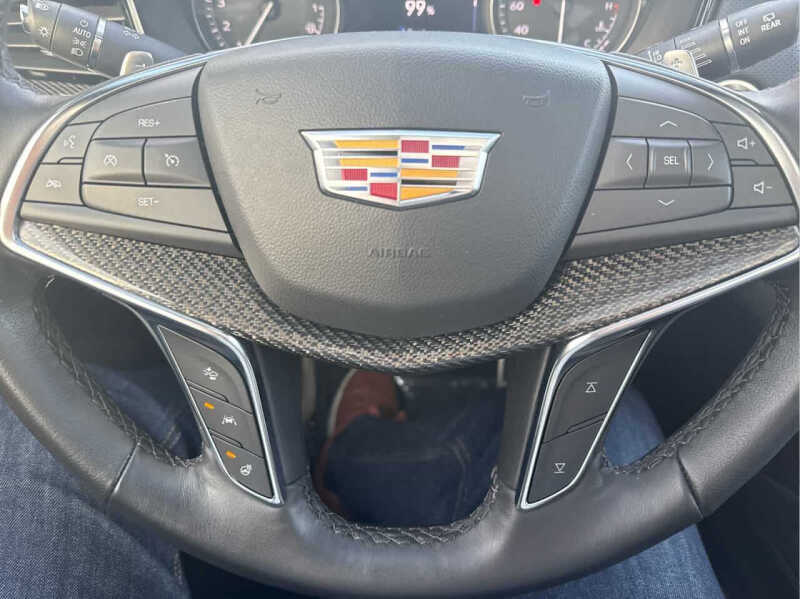 2024 Cadillac XT5 Sport