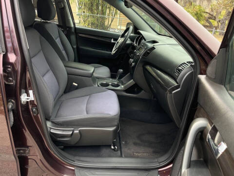 2011 Kia Sorento LX