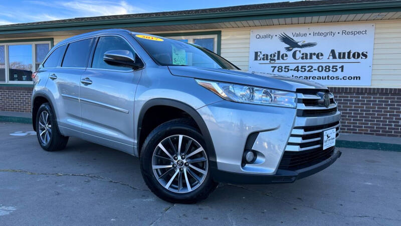 2017 Toyota Highlander for sale at Eagle Care Autos in Mcpherson KS