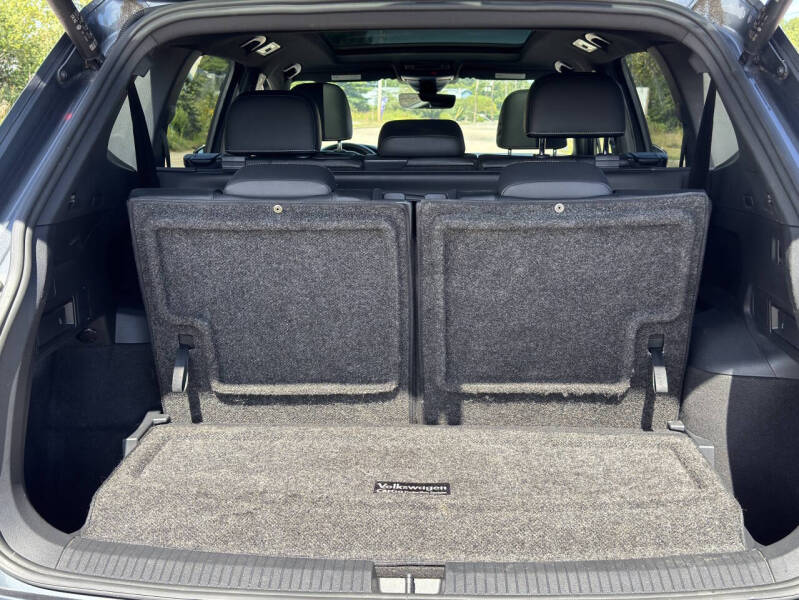 2022 Volkswagen Tiguan SE R-Line Black