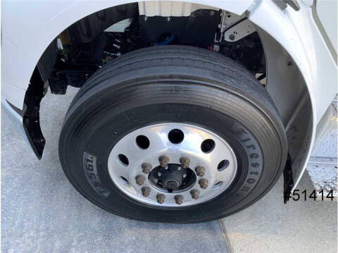 2018 Freightliner M2 106