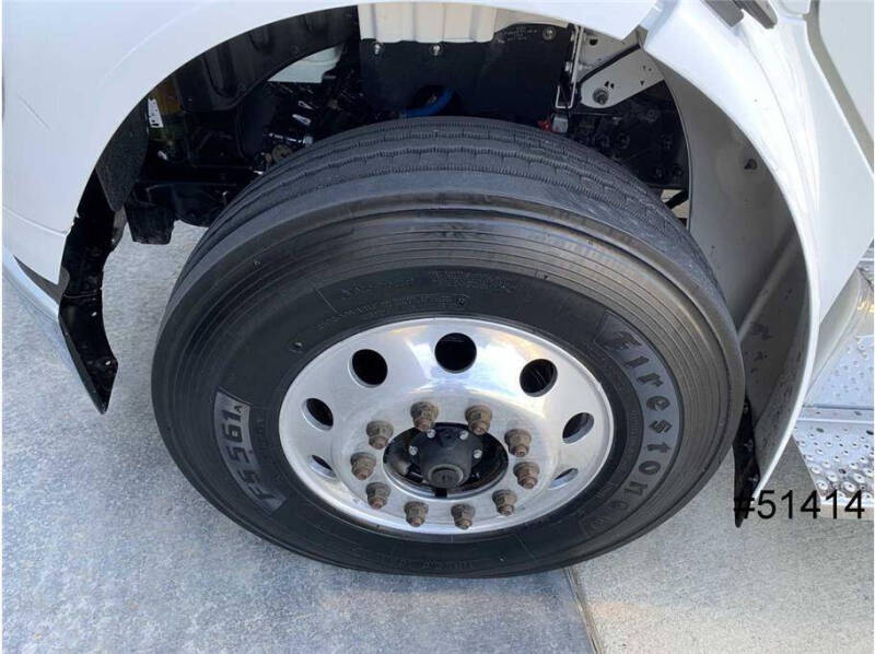 2018 Freightliner M2 106