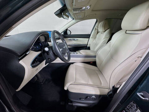 2023 Genesis GV70 2.5T Standard