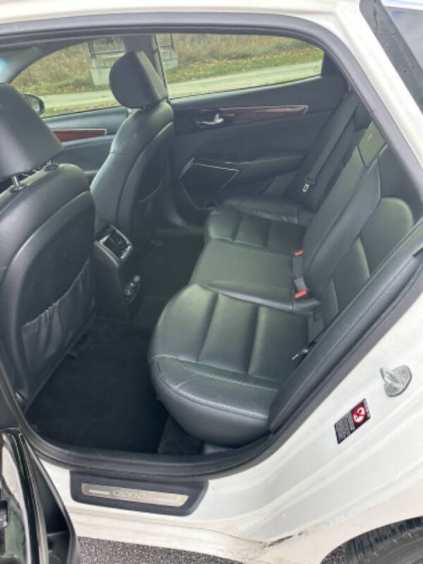 2017 Kia Cadenza Premium