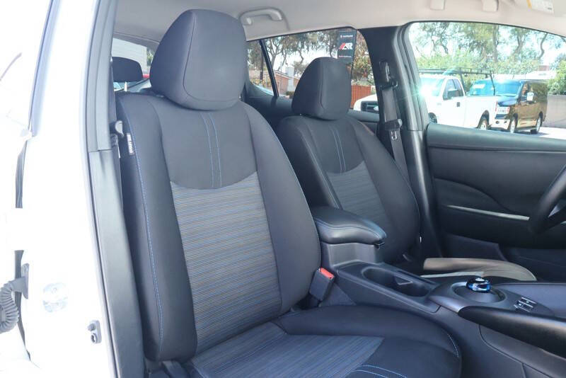 2023 Nissan LEAF S