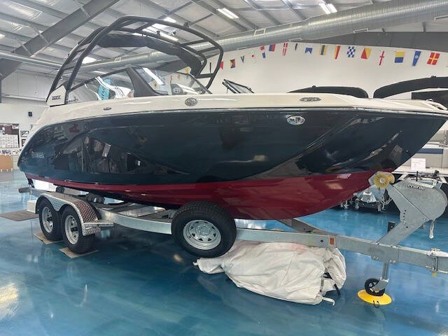 2025 Yamaha 222SE