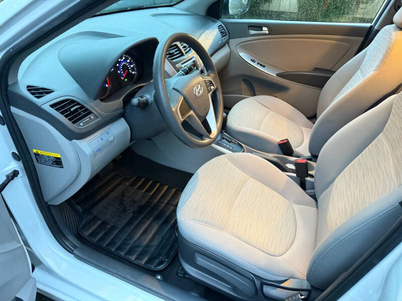 2017 Hyundai Accent SE