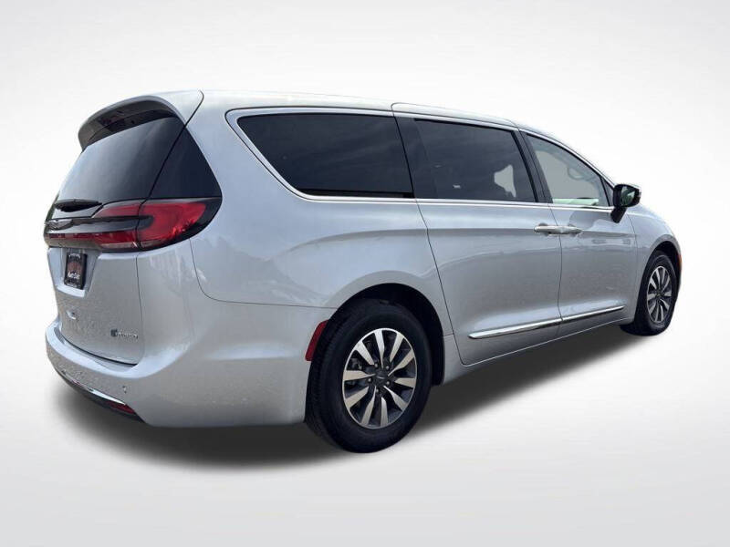 2023 Chrysler Pacifica Plug-In Hybrid Limited