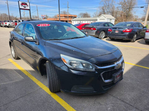 2015 Chevrolet Malibu for sale at El Pueblo Auto Sales in Des Moines IA