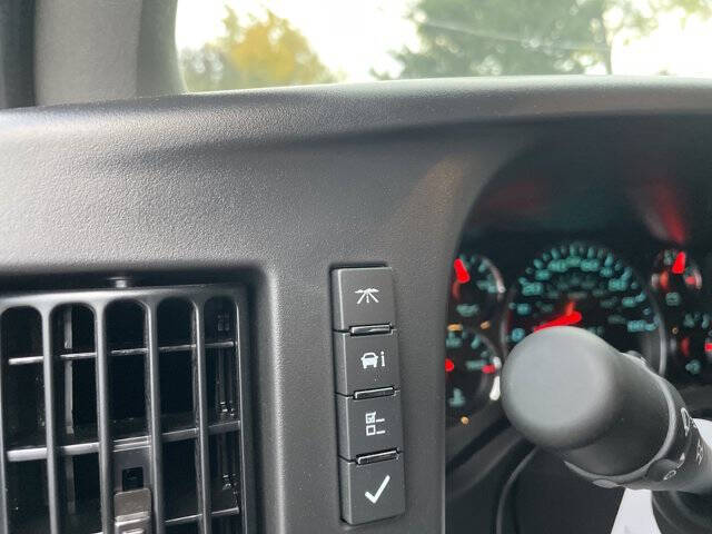 2025 Chevrolet Express 2500