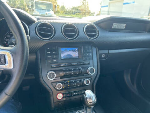 2017 Ford Mustang V6