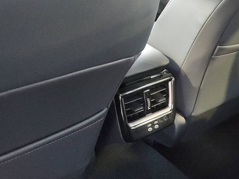 2025 Toyota Crown Signia