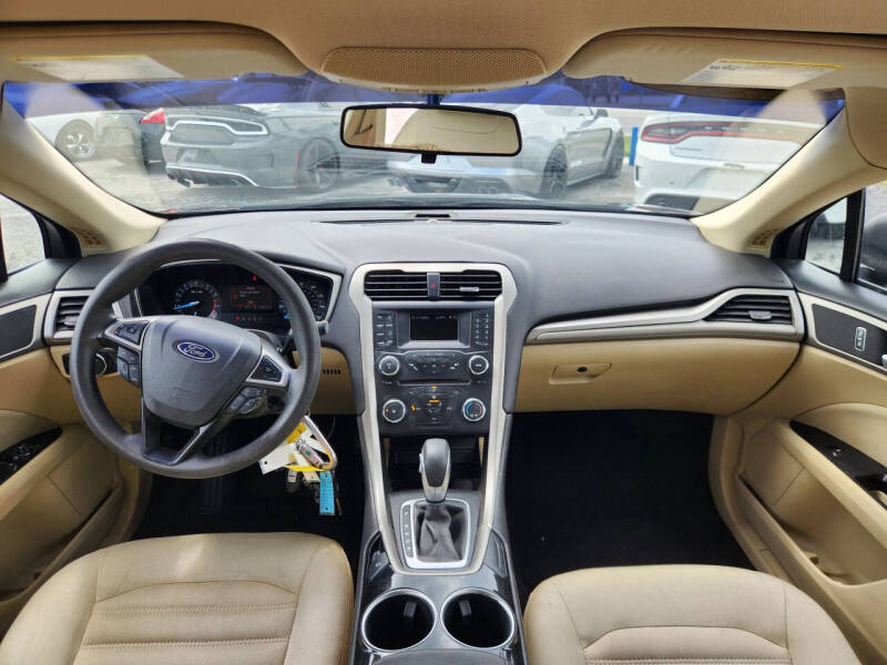 2013 Ford Fusion SE