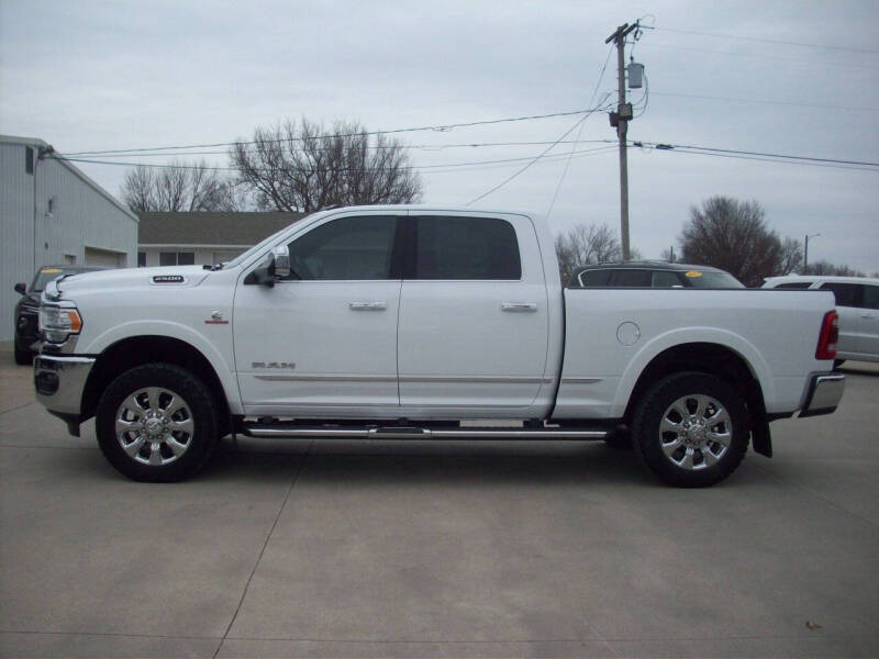 Used 2022 RAM Ram 2500 Pickup Laramie Limited with VIN 3C6UR5SL1NG158515 for sale in Kansas City