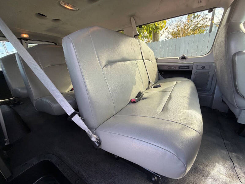 2013 Ford E-Series E-350 SD XL