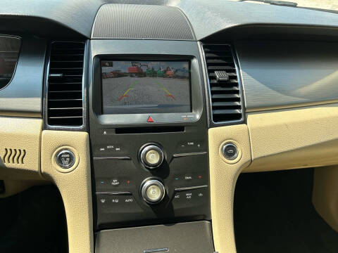 2015 Ford Taurus SEL