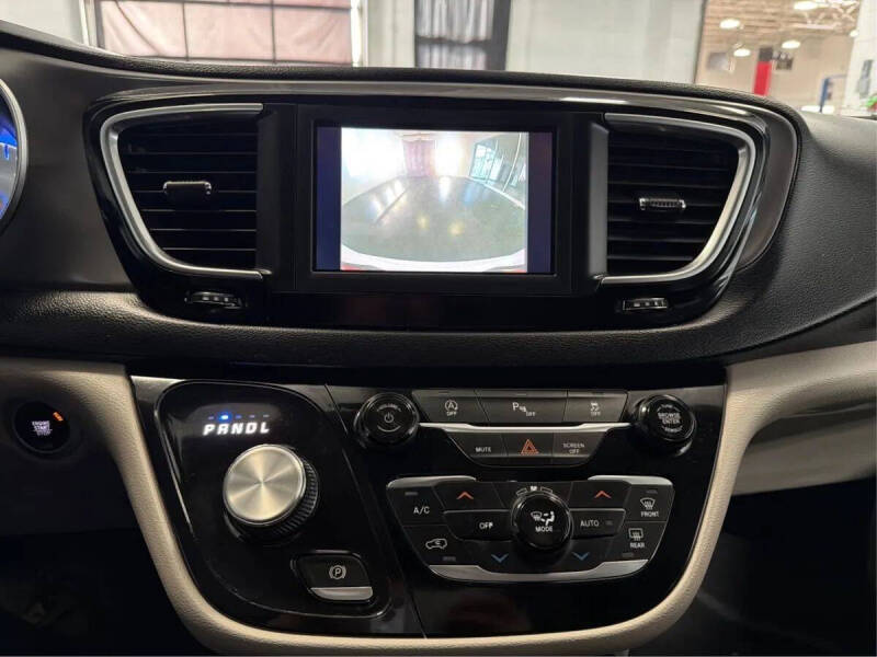 2020 Chrysler Pacifica Touring