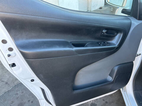 2020 Nissan NV200 SV