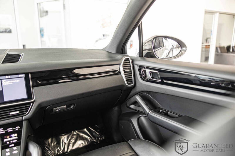 2020 Porsche Cayenne E-Hybrid